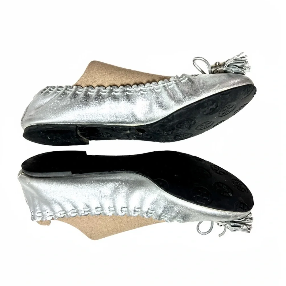 Tory Burch Reese Metallic Silver Leather Scrunch Tassel Ballet Flats Size 7 - Picture 8 of 16